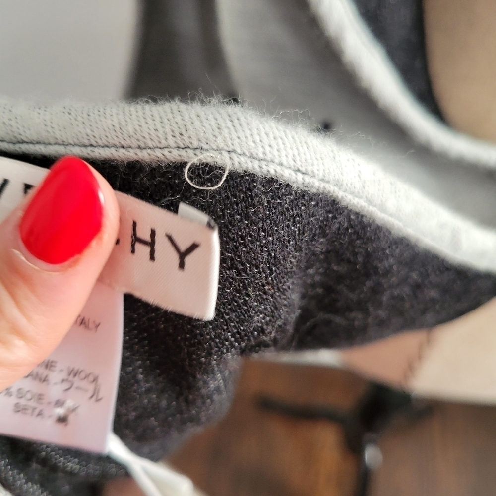 Givenchy Large Logo Gradient Scarf - Picture 7 of 10